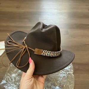 NEW women’s hat NWT